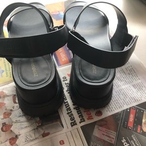 Women’s platform sandals